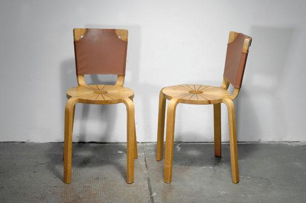 Aulis Leinonen. Pair of 'Ananas' chairs, designed: Aulis Leinonen. Pair of 'Ananas' chairs, designed in 1959. H. 72 x 46 x 44.5 cm. Made by Artek, Helsinki. Birch plywood, brown leatherette. Littérature: Vgl. The Form and Substance of Finnish Furnitu