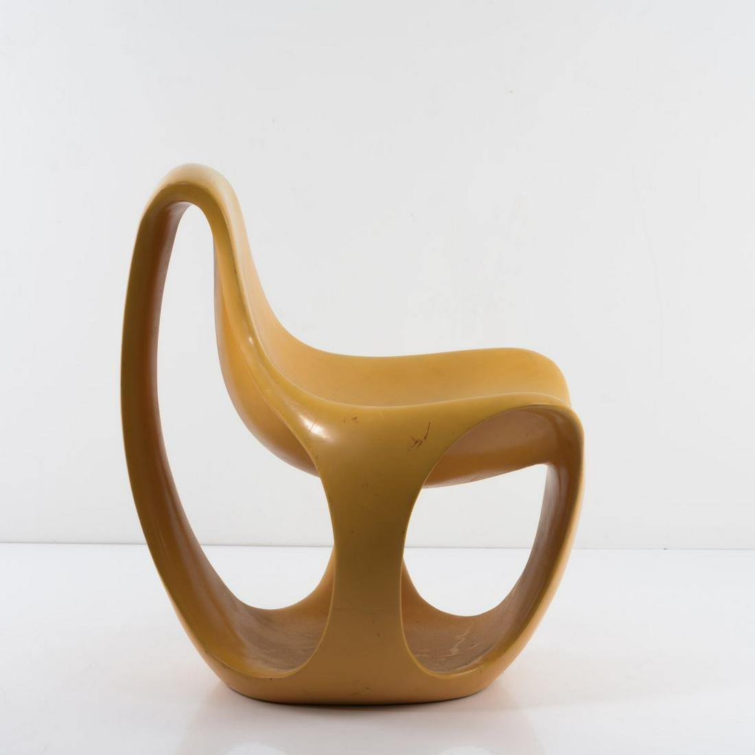 Danielle Quarante (attr.), 'Albatros' armchair, 1979: Danielle Quarante (attr.), 'Albatros' armchair, 1979, H. 90 x 76 x 83 cm. Made by Airborne, Montreuil-sous-Bois (attr.). Plastic, reinforced with fiberglass, painted orange., Cf. Brunhammer / Perrin,