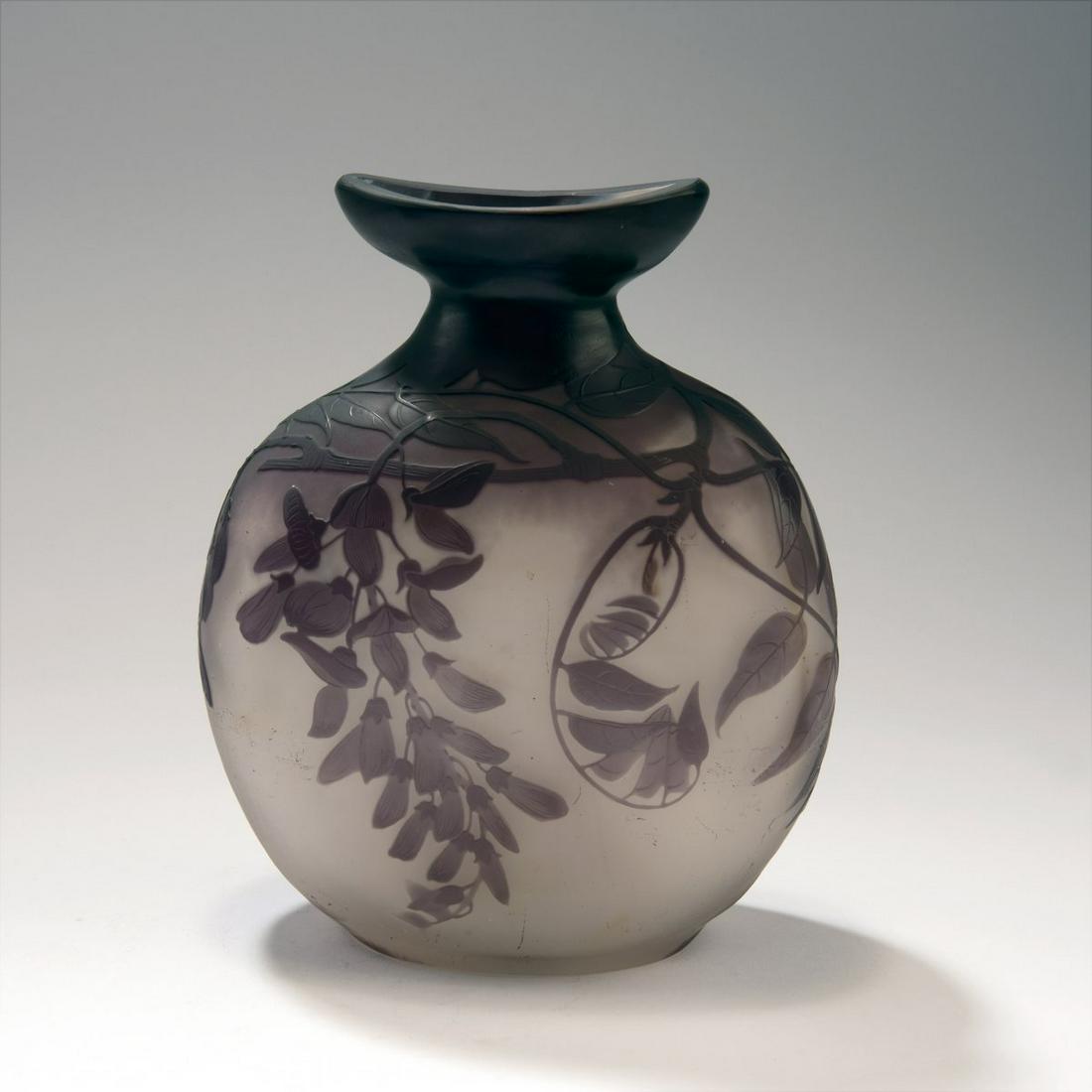 Etablissements Galle, Nancy , 'Glycines' vase, 1908-20 (1 of 2)