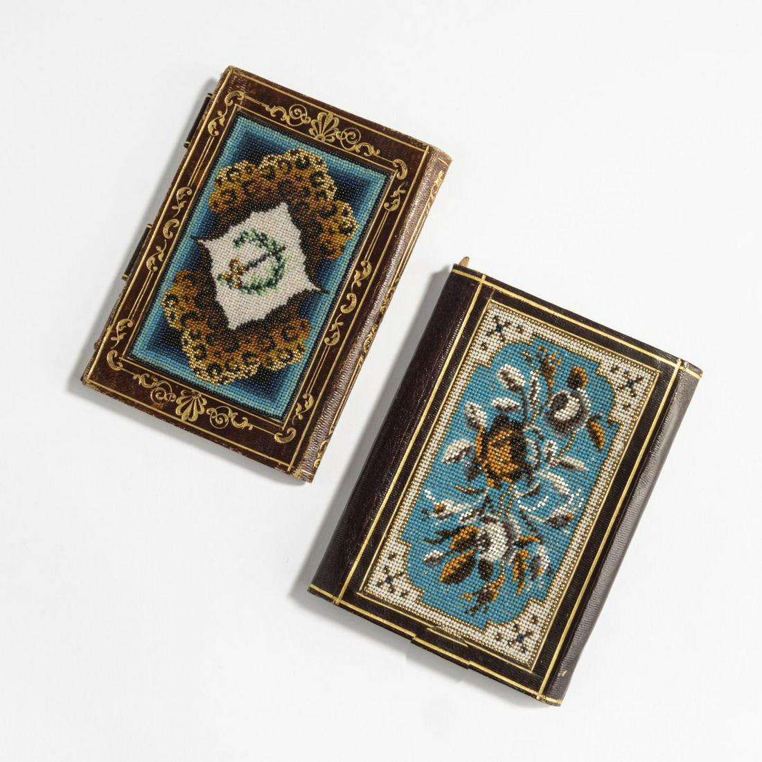 Two notebooks, 2nd half of the 19th century: Two notebooks, 2nd half of the 19th century, H. 1 x 14.3 x 1 cm; 14 x 10.5 cm. Polychrome bead embroidery on linen canvas, leather, textile, paper, pencil.,