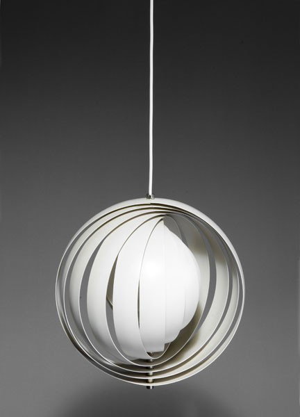 Panton, Verner: Verner Panton. 'Moon lamp', designed in 1960. H. 36.5 cm. Made by Louis Poulsen, Copenhagen. Cream white metal lamellae, metal mounting.