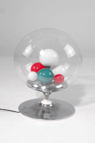 Brotto, Angelo: Angelo Brotto. 'Barbarella' table light, designed c. 1965. H. 47.5 cm; Diameter 33 cm. Made by Esperia, Poggibonsi. Chrome-plated metal sheet, shaft painted ivory-white, glass, clear, white, red and g