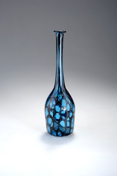 Toso, Ermanno: Ermanno Toso. Vase 'nerox'. H. 30.8 cm. Designed in 1962. Made by Fratelli Toso. Clear glass, fused murrhines in black, lustre and blue clear core.