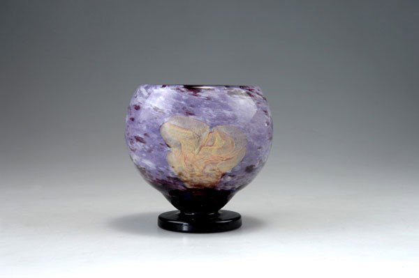 Verreries Schneider, Epinay-sur-Seine. 'Jades' vas: Verreries Schneider, Epinay-sur-Seine. 'Jades' vase, 1925.28. H. 13.4 cm. Cased glass, clear, light- and deep-purple powder inclusions with blue dots, three large yellowish inclusions in the shape of 