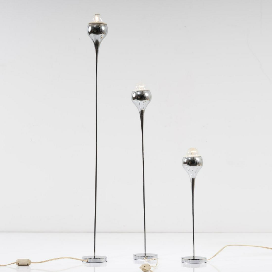 Angelo Brotto, 3 table and floor lamps, 1970s: Angelo Brotto, 3 table and floor lamps, 1970s, H. 40.4-90.4 cm, Ø 9.5 cm. Made by Esperia, Poggibonsi. Tubular metal, sheet metal, chrome-plated, partially painted white.,