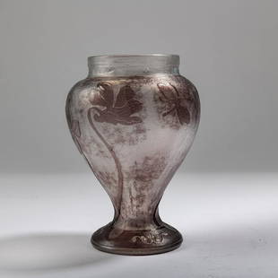 Daum Frères, Nancy, 'Violettes, papillon' vase, 1894: Daum Frères, Nancy, 'Violettes, papillon' vase, 1894, H. 13.4 cm. Cased glass, colorless and violet, partially with opalescent white, streaked powder inclusions and shattered silver foil