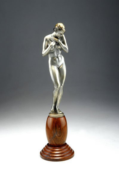 Bruno Zach (Vienna 1841 - 1945), Vienna. Female n: Bruno Zach (Vienna 1841 - 1945), Vienna. Female nude, 1920s. H. 40.5 cm. Nickel-plated bronze. Signed: B. ZACH.