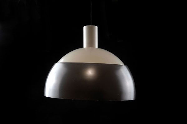 Finn Juhl. Pendant light, designed in 1963. H. 27.5 cm;: Finn Juhl. Pendant light, designed in 1963. H. 27.5 cm; Dm. 34 cm. Made by Lyfa, Ballerup. Sheet steel, aluminium sheet, painted light and dark-grey. Marked: Maker's mark.