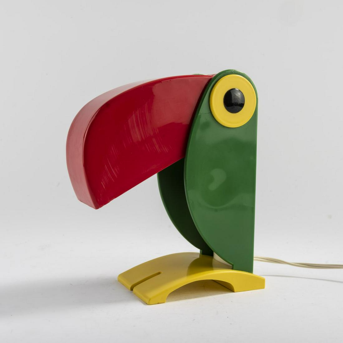 Old Timer Ferrari, Verona, 'Tucano' table light, 1970s: Old Timer Ferrari, Verona, 'Tucano' table light, 1970s, H. 27 cm. Plastic, red, green, yellow, black and white. Marked: Old Timer Ferrari, design OTF Verona, mod. brev. patented, made in Italy., Breue