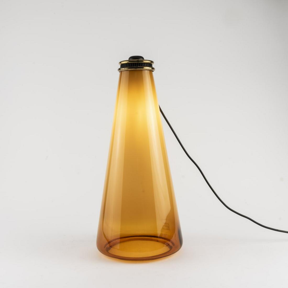 Ezio Didone, 'Cono-Conetto' table light, 1978: Ezio Didone, 'Cono-Conetto' table light, 1978, H. 50 cm. Made by Arteluce, Milan. Glass, amber yellow to milk white; Sheet brass, painted black, black plastic. Marked: Manufacturer's label. , Gramigna