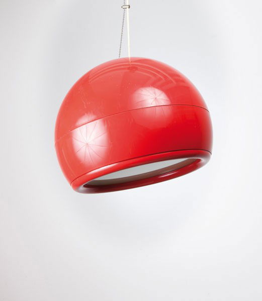 Studio Tetrarch; Bonati, Adelaide; Bonatti, Silvio; De: Studio Tetrarch. 'Pallade' ceiling light, 1968. H. 86 cm. Made by Artemide, Milan. Red plastic, iron chain. Marked: ARTEMIDE MADE IN ITALY MOD. PALLADE DESIGN TETRARCH.