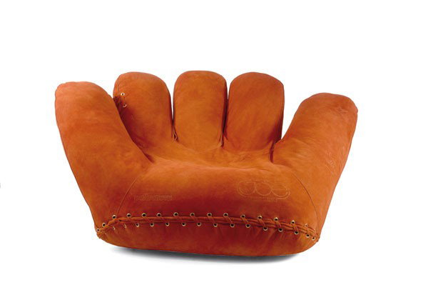 De Pas, Jonathan; D'Urbino, Donato; Lomazzi, Paolo: Jonathan De Pas; Donato D'Urbino; Paolo Lomazzi. 'Joe' easy chair, designed in 1971. H. 96 x 187 x 110 cm. Made by Poltronova, Pistoia, circa 2008. Polyurethane foam with red-brownish suede cover. Mar