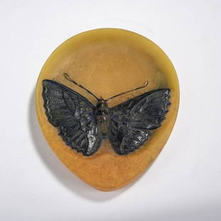 Henri Berge, 'Papillon' bowl, c. 1925: Henri Berge, 'Papillon' bowl, c. 1925, 15.4 x 13 cm. Execution: Amalric Walter, Nancy. Pâte de verre, translucent glass gather, molded, predominantly amber, butterfly with dark powder fusions. S