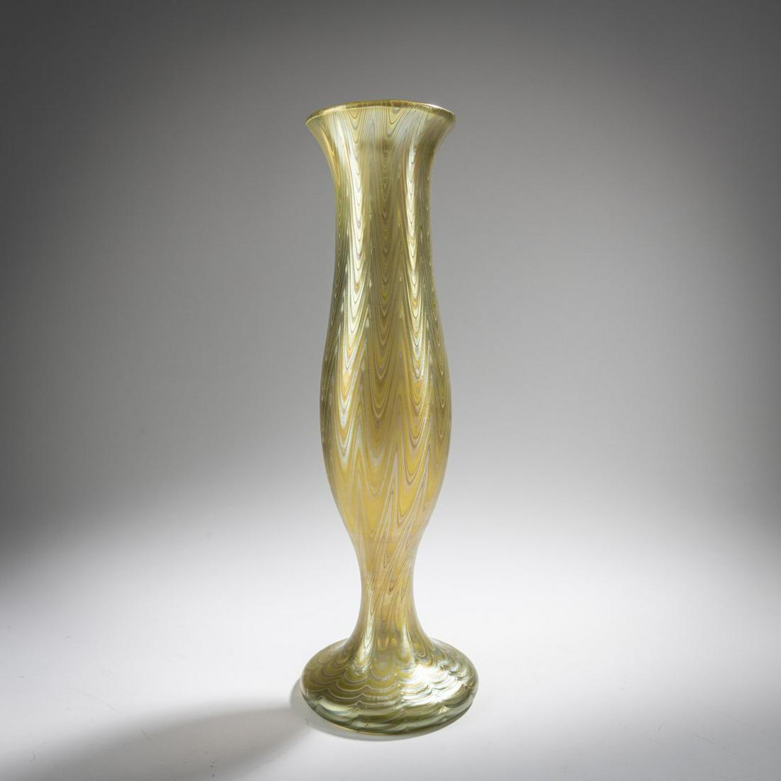 Loetz, Klášterský Mlýn, 'Phänomen' Vase, 1901: Loetz, Klášterský Mlýn, 'Phänomen' Vase, 1901, H. 33 cm. Colorless glass, warped decoration of silver-yellow threads, Phänomen Gre 6893, strong pearlescent matt l