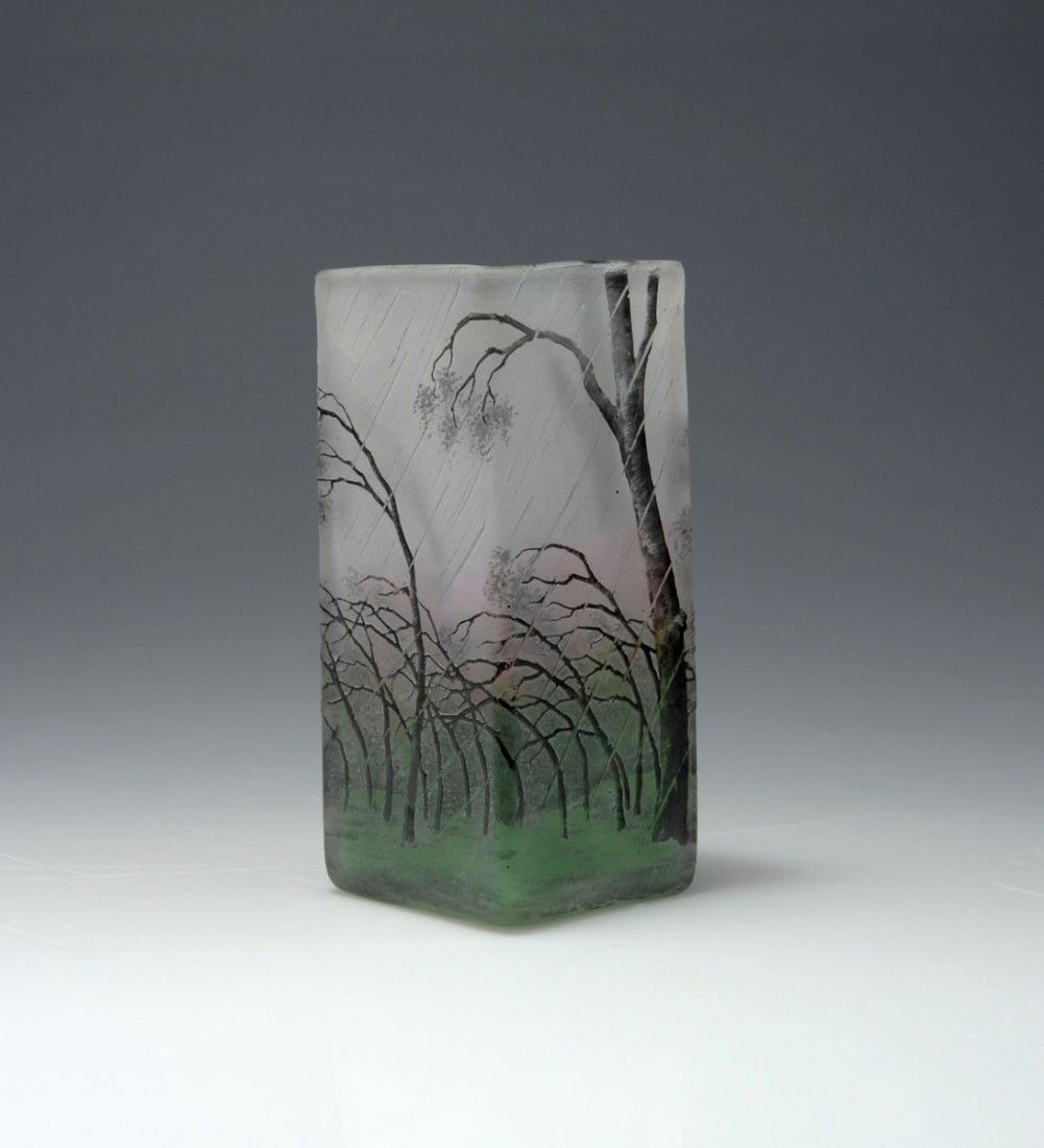 Vase 'Pluviose' auch 'une pluie: Daum Freres, Nancy. 'Pluviose' / 'une pluie' vase, circa 1900. H. 12.1 cm. Designed by Henri Berge. Cased glass, in the lower part greenish, in the upper part pink powder inclusions. Etched, Grisaille