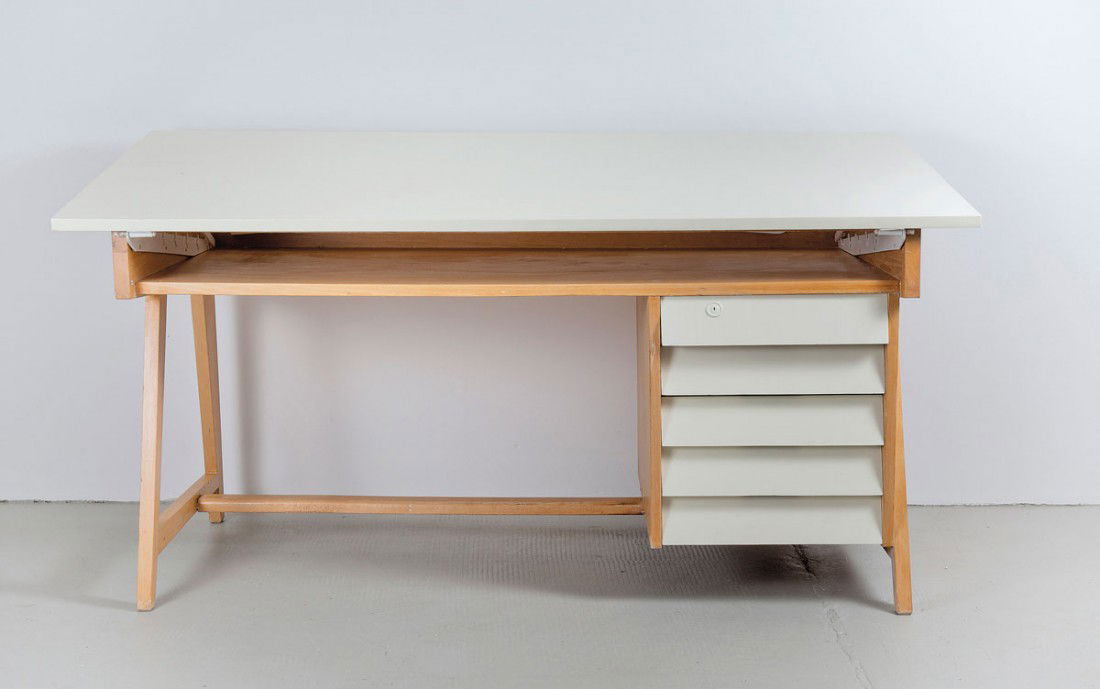 Zeichentisch: Franz Ehrlich (attributed). Drawing table, designed probably in the middle of the 1950s. H. 77.5 x 160 x 80 cm. Made by VEB Deutsche Werkstätten, Dresden-Hellerau, in the middle of the 19150s (attrib