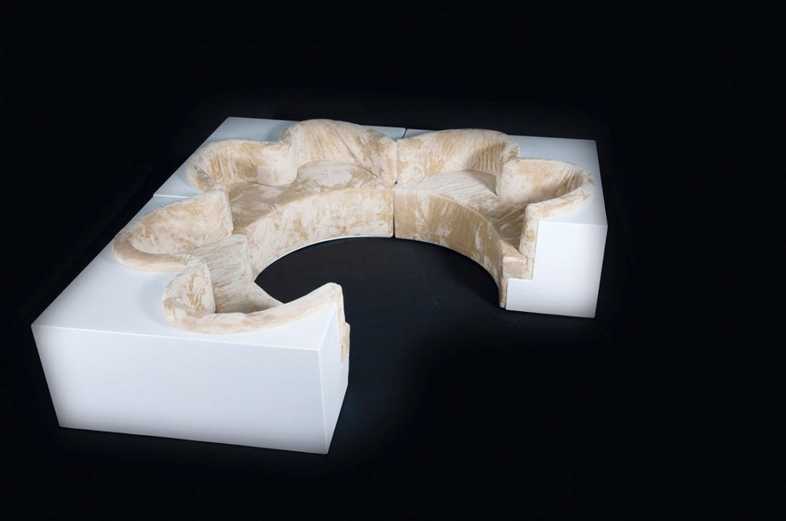 Drei Sitzelemente 'Safari': Archizoom Associati. Three 'Safari' seating units, designed c1967. H. 67.5 x 128 x 128 cm (each), all: H. 67.5 x 256 x 256 cm. Made by Poltronova, Pistoia. Polyester, reinforced with fiberglass, paint