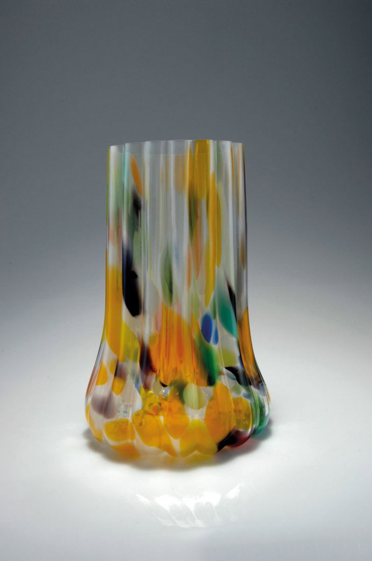 Vase: Gaetano Pesce. Vase. H. 33.5 cm. Designed in 1996. Clear glass with spotty polychromatic powder inclusions.