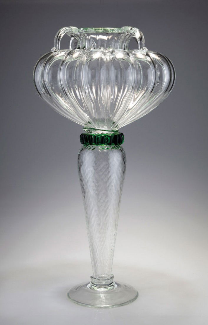 Vase 'Hera', 1996: Borek Sipek. 'Hera' vase, 1996. H. 57.5 cm. Made by Driade, Caorso. Clear glass, optically blown, green ruff.