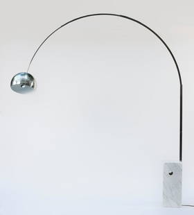 Achille und Pier Giacomo Castiglioni, 'Arco' floor light, 1962: Achille und Pier Giacomo Castiglioni, 'Arco' floor light, 1962, H. 250 cm. Made by Flos, Brescia. Sectional aluminum, chrome-plated aluminum sheet, white marble., Polano, Castiglioni, Milan 2001, p.