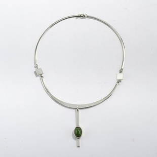 Karl Erik Palmberg (ATTR.), Collier, 1974: Karl Erik Palmberg (ATTR.), Collier, 1974, Silver, jade. 25.08 grams in total. L. 21 cm. Signed: ALTON, F (Falköping), three crowns, S, date mark Z9 (faint), 925 S., Cf. Scandinavian Retro 4 (202