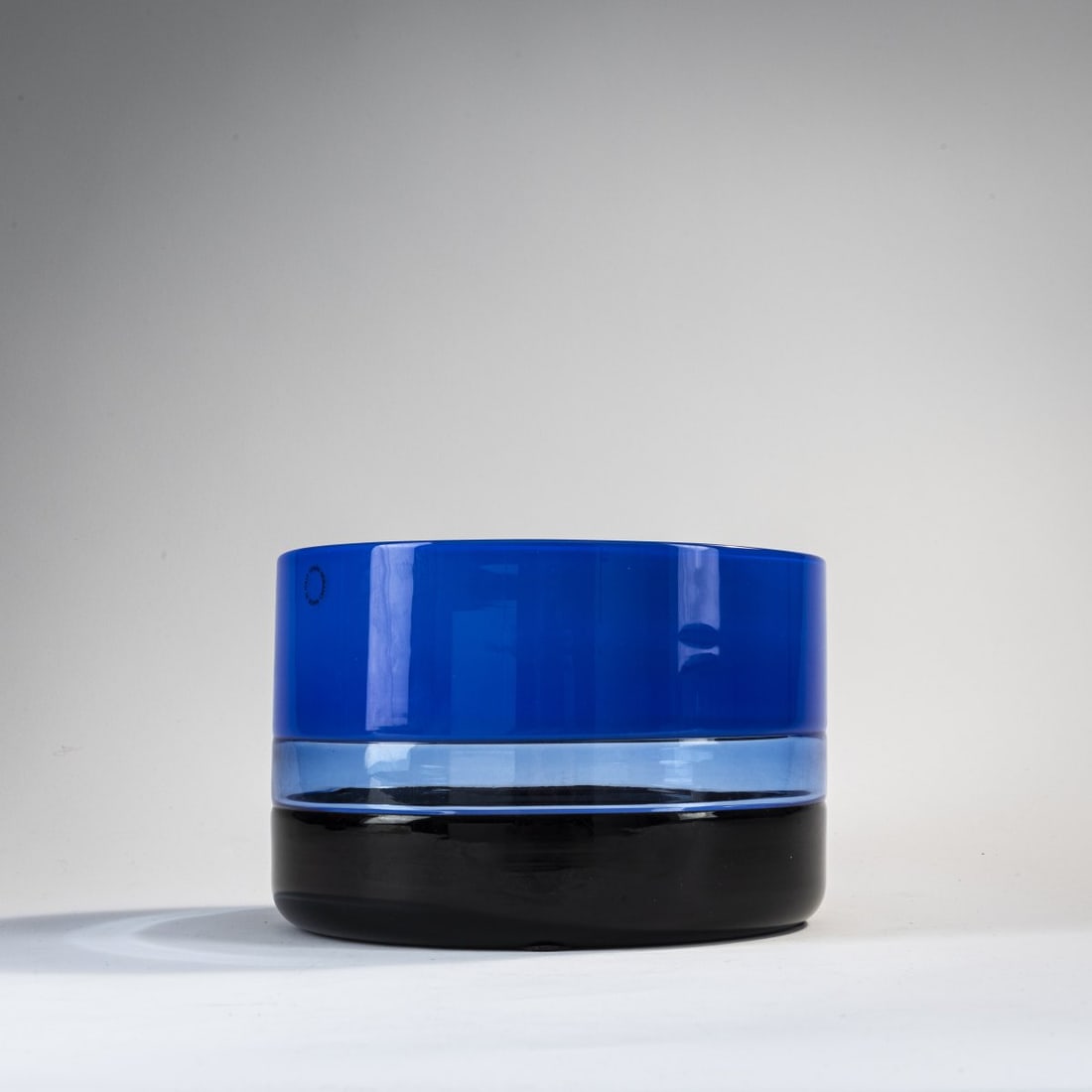 Timo Sarpaneva, 'Tuuli' vase, 1989 (1 of 4)