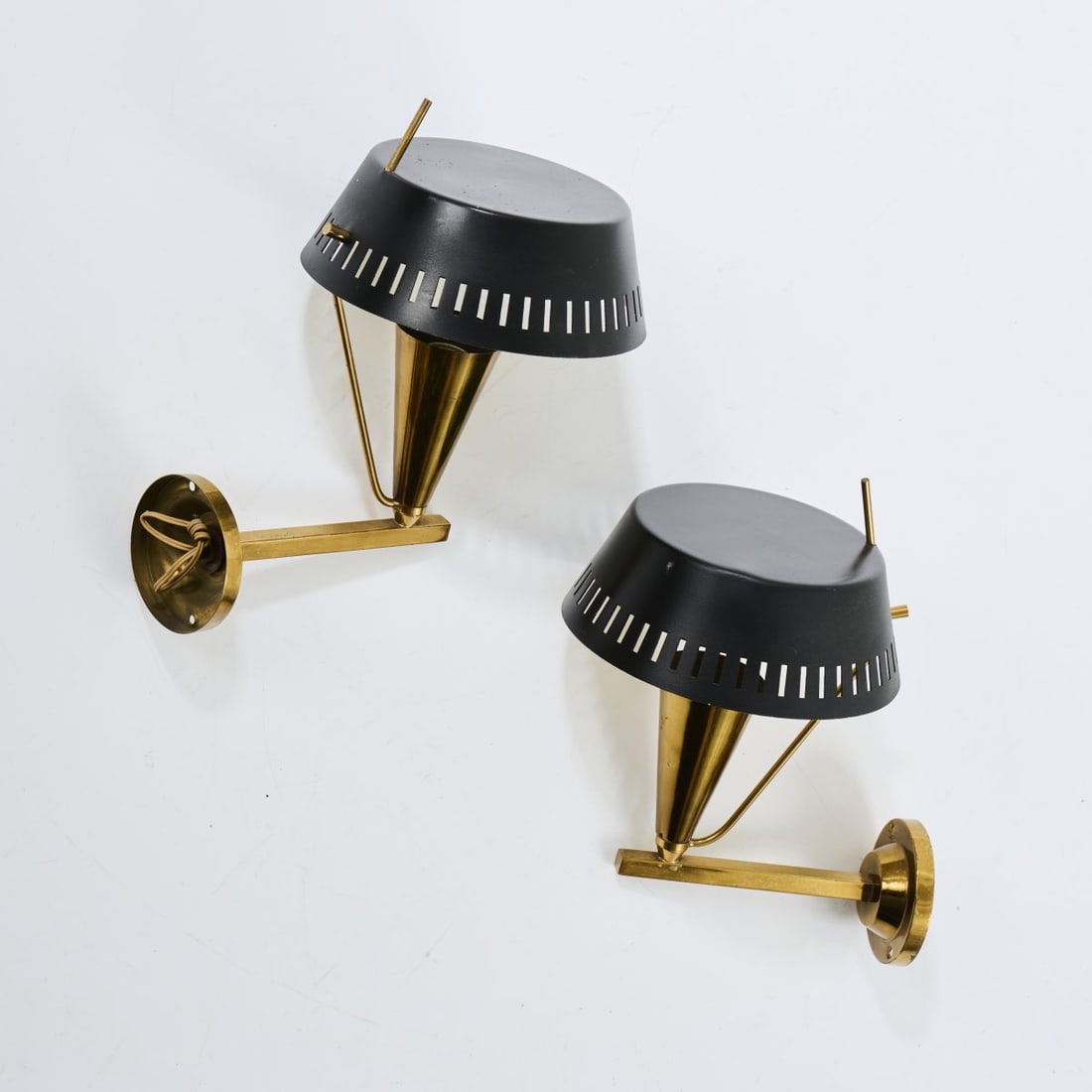 Italy, Two wall lights, 1950s (1 of 5)
