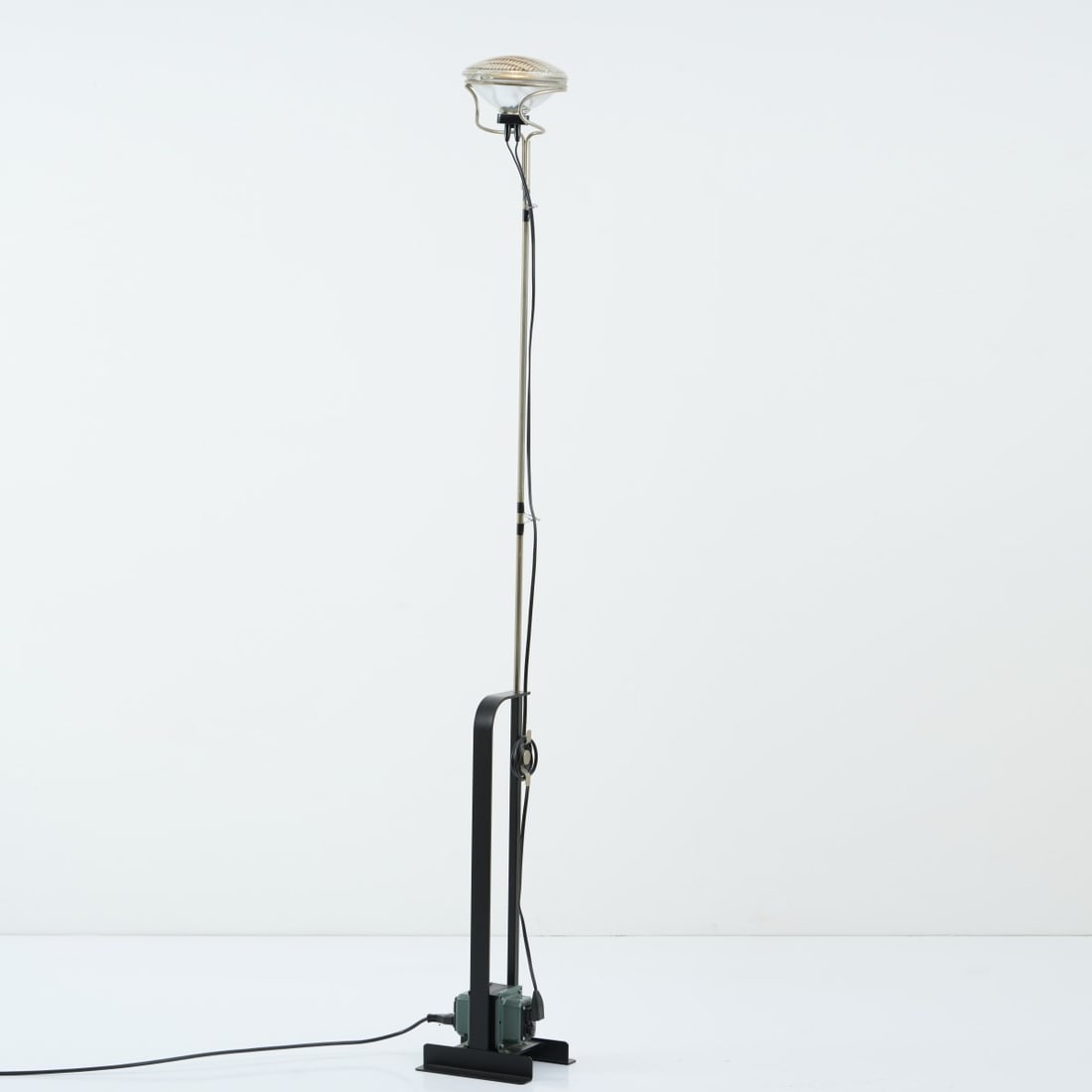 Achilles and Pier Giacomo Castiglioni, 'Toio' floor lamp, 1962 (1 of 7)