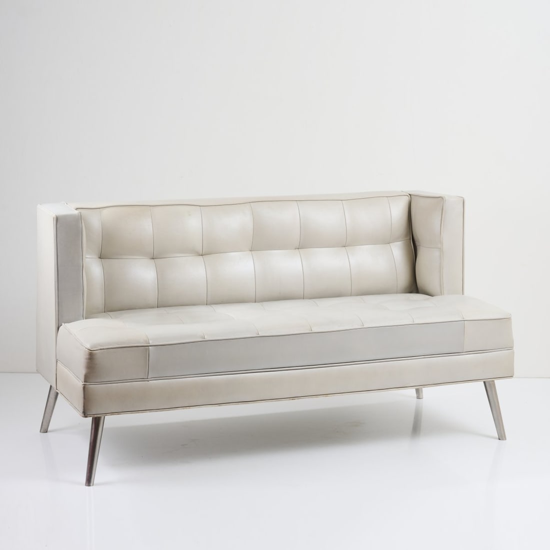 Philippe Starck, 'Kong' sofa, 2003: H. 76 x 145 x 68 cm. Aluminum tube, matt chrome-plated, leather, light gray.