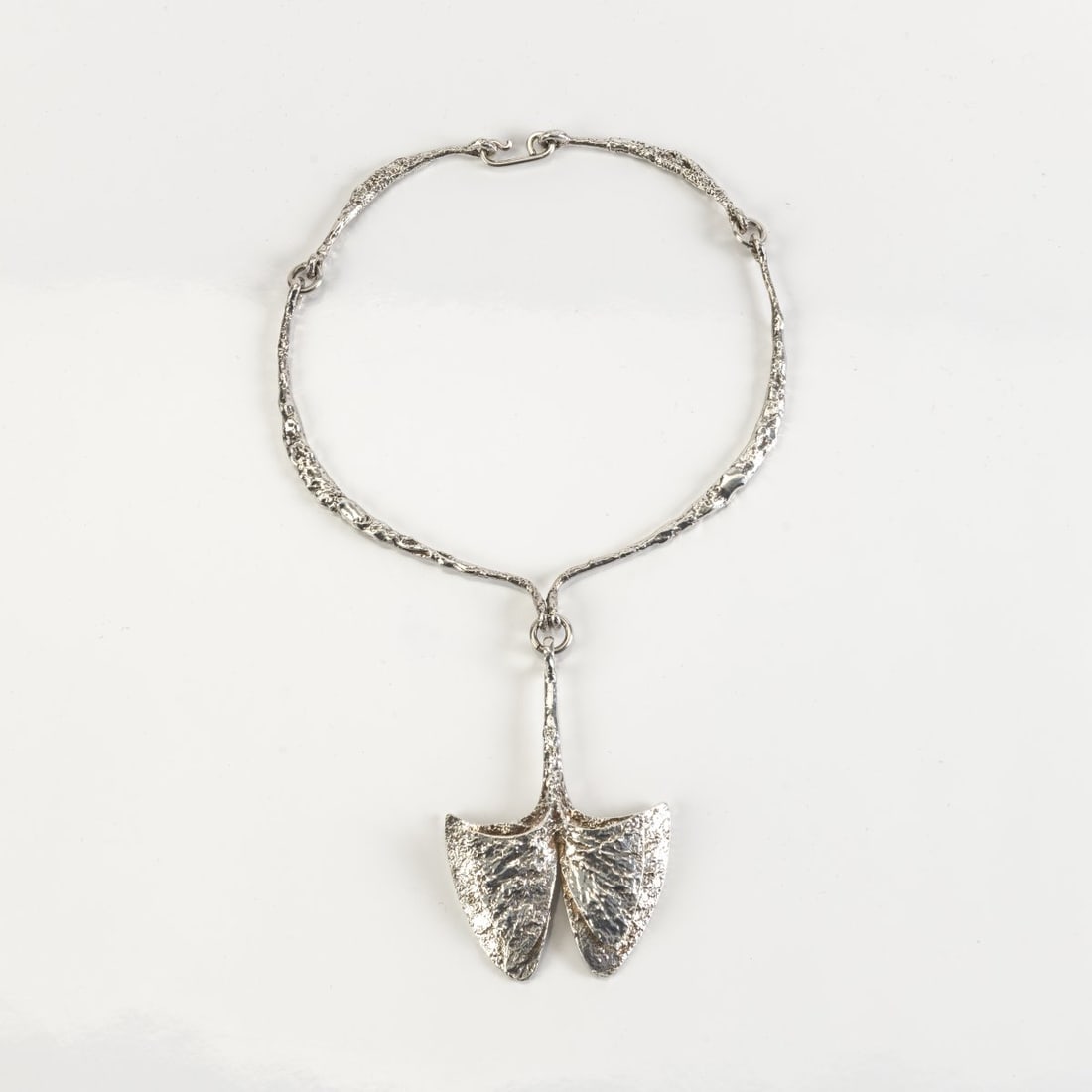 Theresia Hvorslev, Necklace, 1972: Sterling silver. 84.73 grams. Pendant L. 95 mm. Marked: Theresia, MEMA, SWEDEN, 925S, inspection marks (embossed).