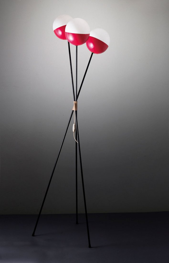 Floor light, c1957: Esperia, Poggibonsi (attributed). Floor light, c1957. H. 173 cm; D. 18 cm. Tubular steel, painted black, sheet metal, painted red, opal white glass balls, netting.
