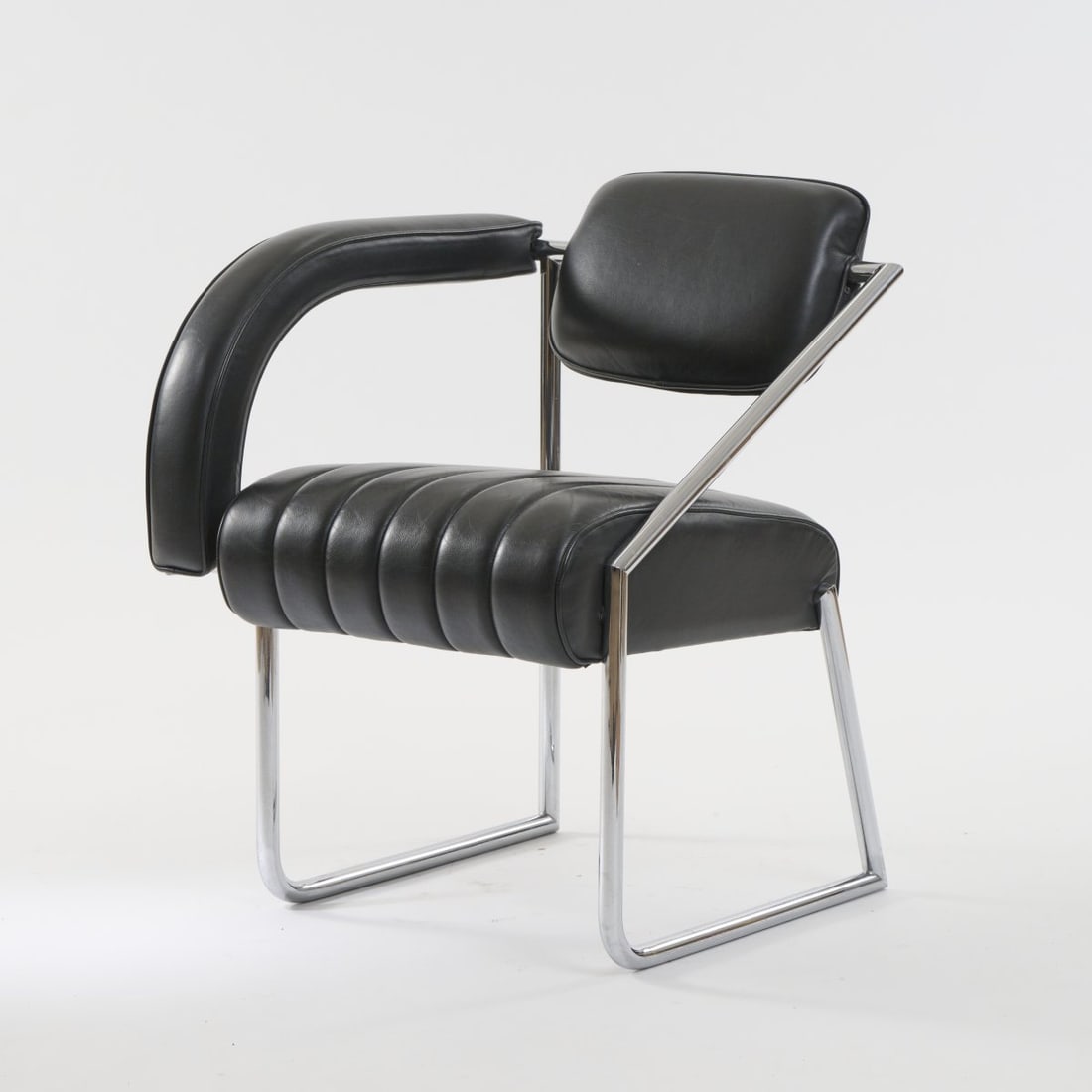 Eileen Gray, 'Non-conformist' chair, 1926 (1 of 7)