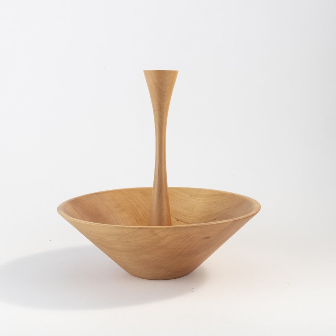 Giovanni Levanti, Basket / fruit bowl 'CT 1427', 1991: H. 28 cm, Ø 28.5 cm. Made by Alessi Twergi, Crusinallo. Alder-wood. Marked: manufacturer's mark.