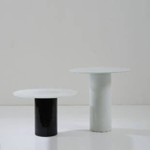 Luciano Vistosi (attr.), Two side tables, 1980s: H. 30/46 cm, Ø 49 cm. Made by Vetreria Vistosi, Murano. Glass, white and black.