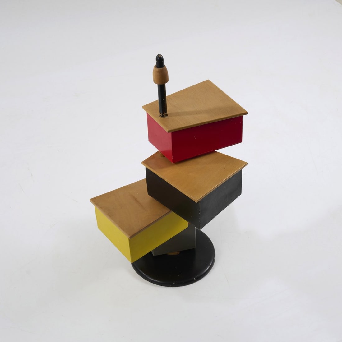 Cees Braakman, Sewing box, c. 1950: H. 65.5 x 24.5 x 32.5 cm. Made by UMS Pastoe, Utrecht. Birch plywood, painted.