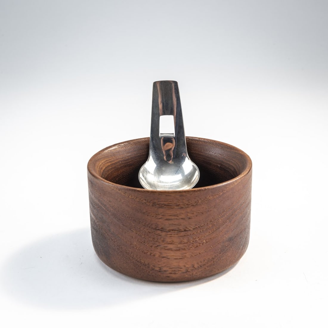 Bertel Gardberg, Sugar bowl and spoon, c. 1950 (1 of 2)