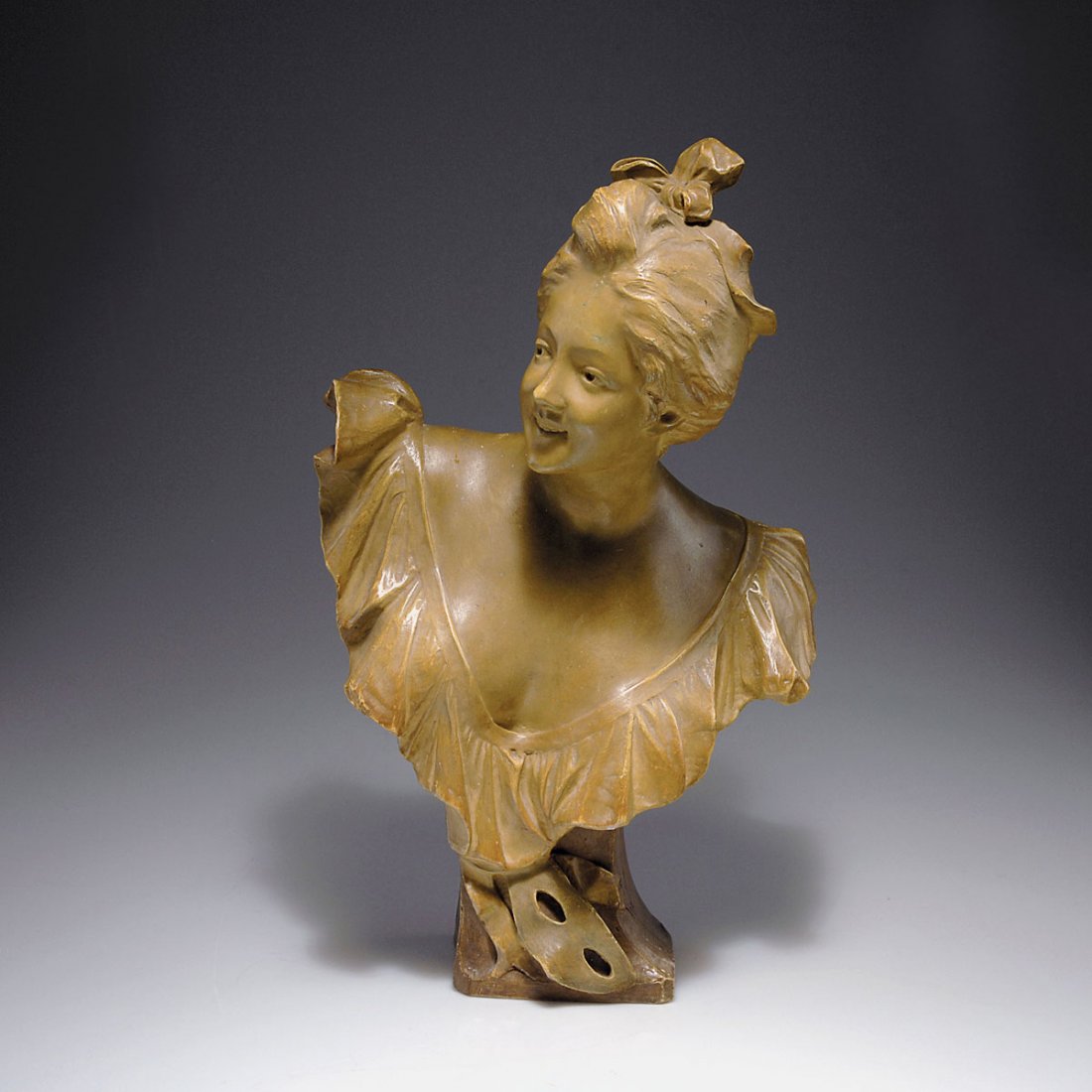 'Coquette', 1899/1900: Friedrich Goldscheider, Vienna. 'Coquette', 1899/1900. H. 54 cm. Designed by Ezio Ceccarelli. Earthenware, glazed brown. Marked: Ceccarelli, sculpture-mark, 1781(!), 201, 25, REPRODUCTION RESERVEE, II