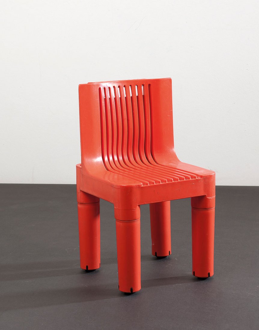 Child's chair '4999/5', 1964: Kartell, Milan, Richard Sapper, Marco Zanuso. Child's chair '4999/5', 1964. H. 49 x 27,5 x 28 cm. Red plastic.