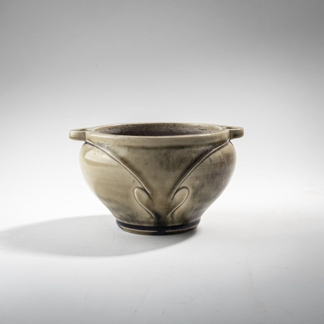 Erica von Scheel, Bowl with two handles, 1908 (1 of 4)