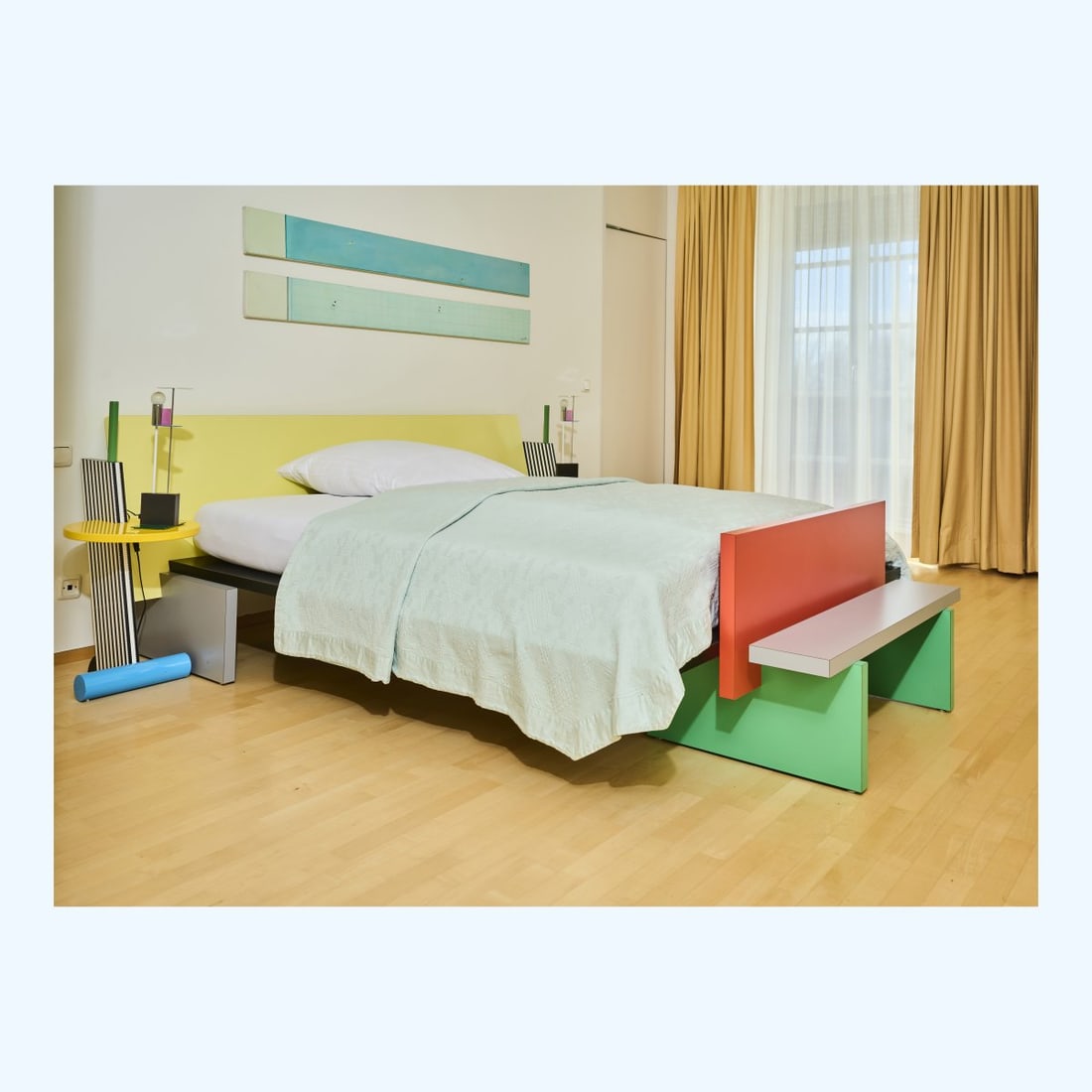 Gerard Taylor, Two table lights 'Picadilly', 1982 (design): <p>H. 45 x 15 x 11 cm. <br />Memphis Milano, c. 1993.<br />Sheet metal, metal tube, chrome-plated, varnished or laminated. <br />Marked: Manufacturer's metal plaque Memphis Mil