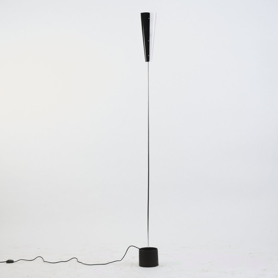 Arredoluce, Milan (STYLE), Floor lamp, 1960s (1 of 4)