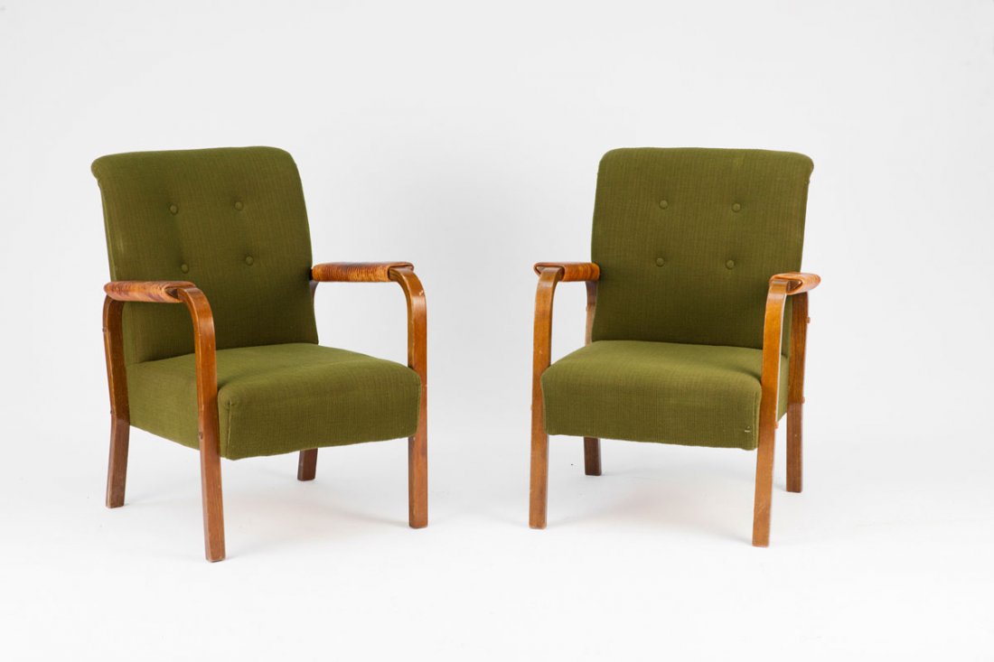 Alvar Aalto. Pair of '46' armchairs, 1947. H. 81 x 62.5: Alvar Aalto. Pair of '46' armchairs, 1947. H. 81 x 62.5 x 65 cm. Made by Artek, Helsinki. Mahogany plywood, leather, green fabric. One chair marked: ARTEK, aalto design made in finland.