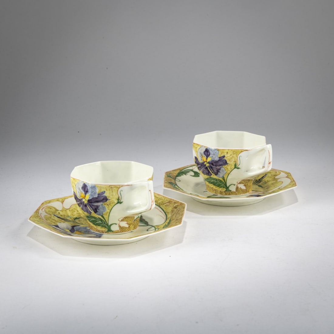 Samuel Schellink, Two coffee cups and saucers, 1908 (1 of 3)