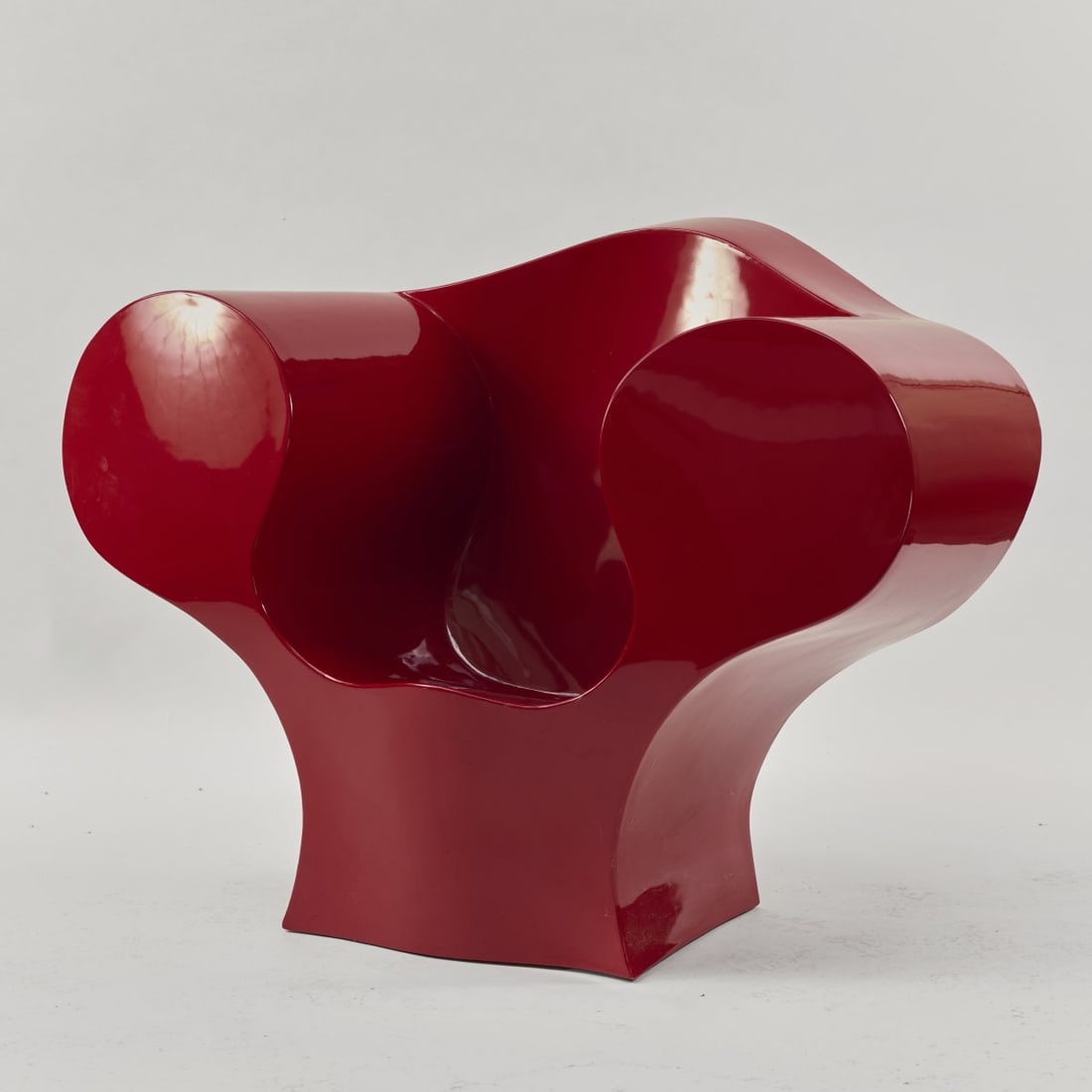Ron Arad, Armchair 'Big Easy', 1991 (design): <p>H. 100 x 130 x 85 cm. <br />Moroso, Tavagnacco. <br />Red polyethylene. <br />Marked: BIG E by Ron Arad for Moroso.</p><hr><p>Literature:</p><p>