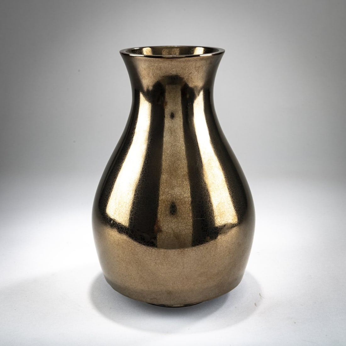 Ron Arad, Double-sided vase 'Jive', 1993: <p>H. 26 cm. <br />Cor Unum, 's-Hertogenbosch. <br />Earthenware, dark brown lustrous glaze.</p>