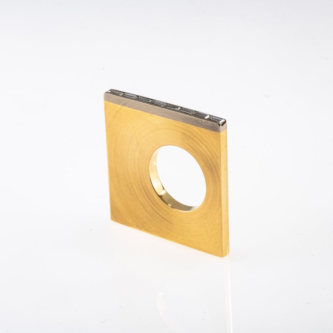 Gernot Leibold (1955 - 2020), Little finger ring with diamonds (1 of 2)