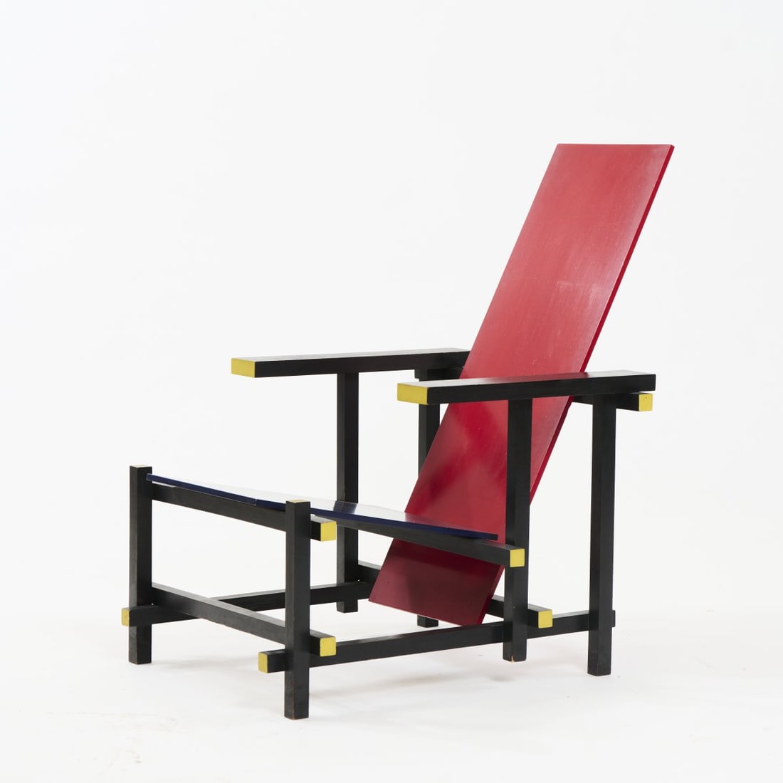 Gerrit Rietveld, 'Red and blue' chair, 1918 (1 of 9)