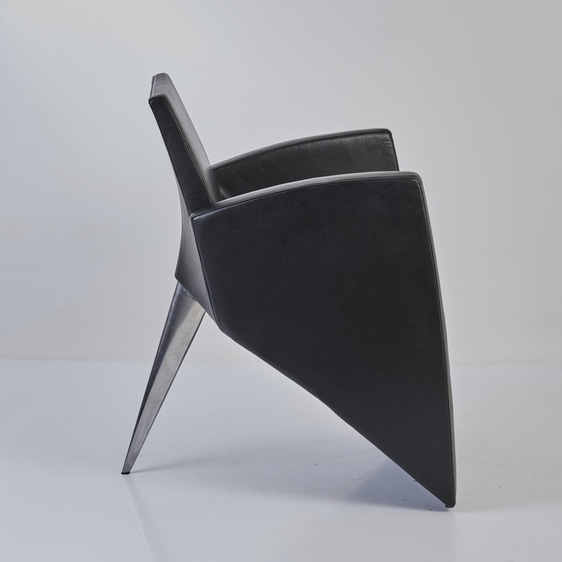 Philippe Starck, Armchair 'Series Lang - J', 1984 (design): <p>H. 83 x 60 x 67 cm. <br />Driade Aleph, Corsico. <br />Tubular steel, aluminum, black leather. <br />Marked: ALEPH BY STARCK (embossed).</p>