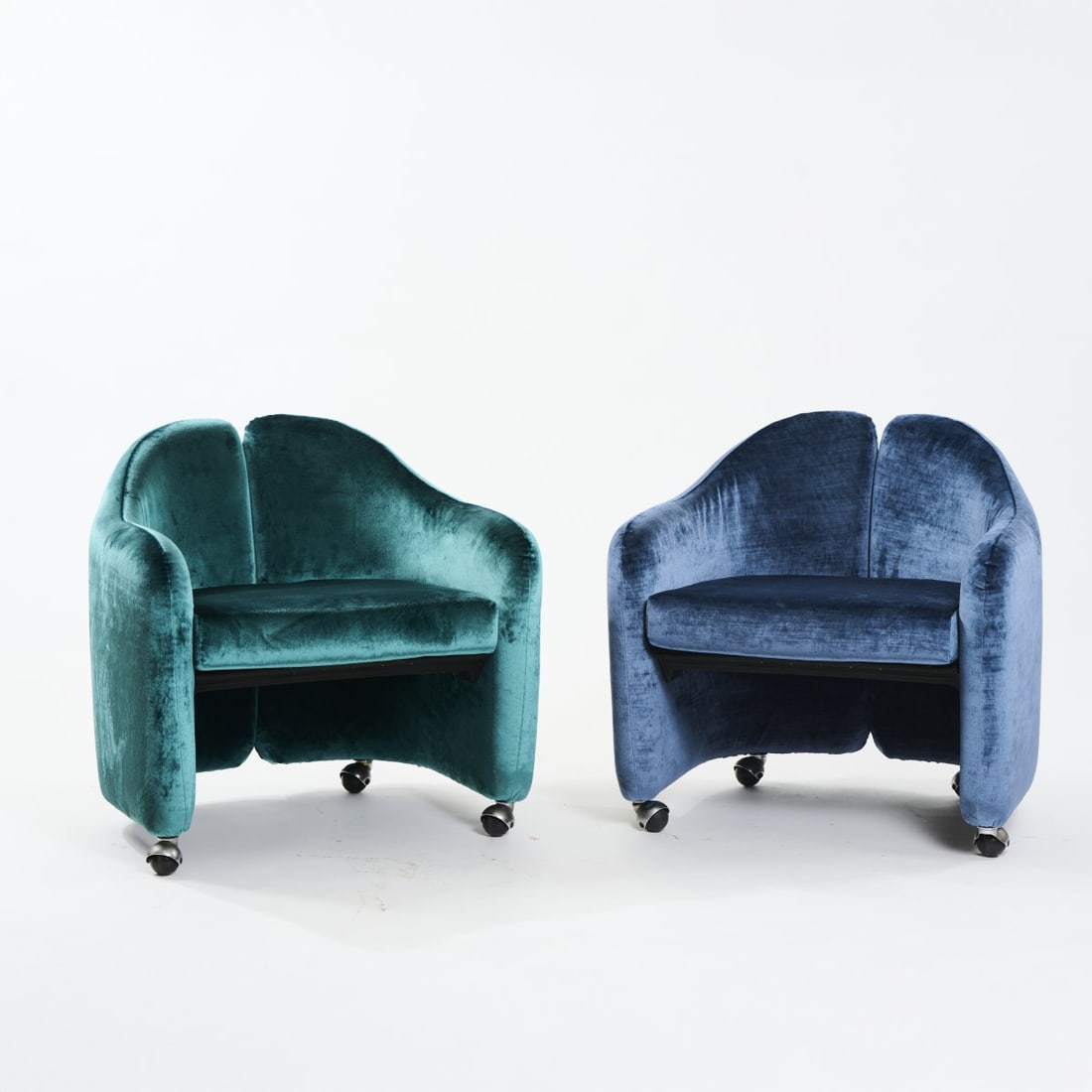 Eugenio Gerli, Two armchairs 'PS-142', 1960s??: <p>H. 65 x 70 x 60 cm. <br />Tecno, Milan. <br />Tubular metal frame, blue and green velvet upholstery, casters. </p><hr><p>Literature:</p><p>Gramigna,