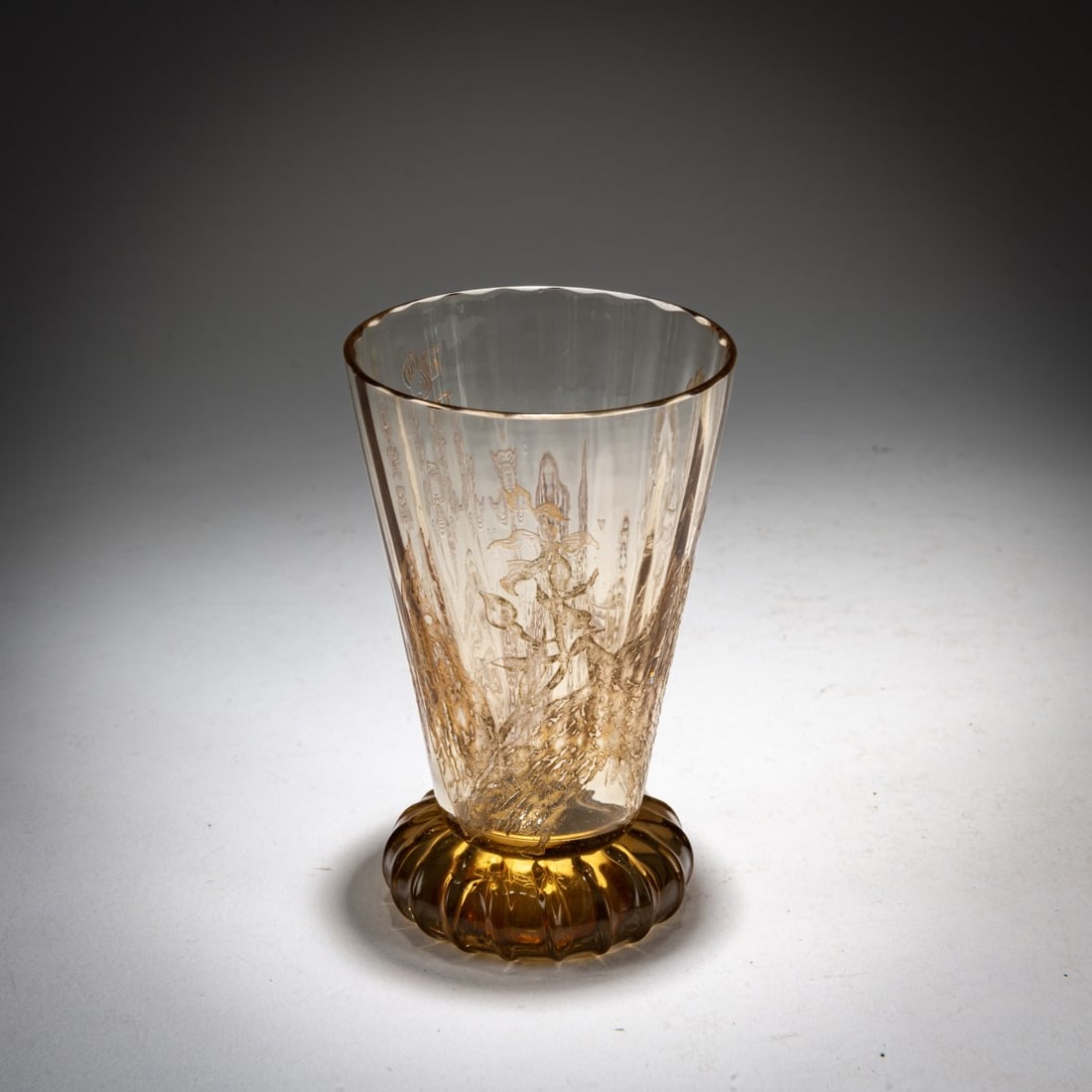Emile Gallé, Nancy, Small goblet vase 'Orchis', c. 1895/96: <p>H. 8.5 cm. Brown-tinted glass, optically blown, etched with panicles of orchid. Bottom signed: E Gall&eacute; Nancy-Paris d&eacute;pos&eacute; GG (needle etching). </p><h